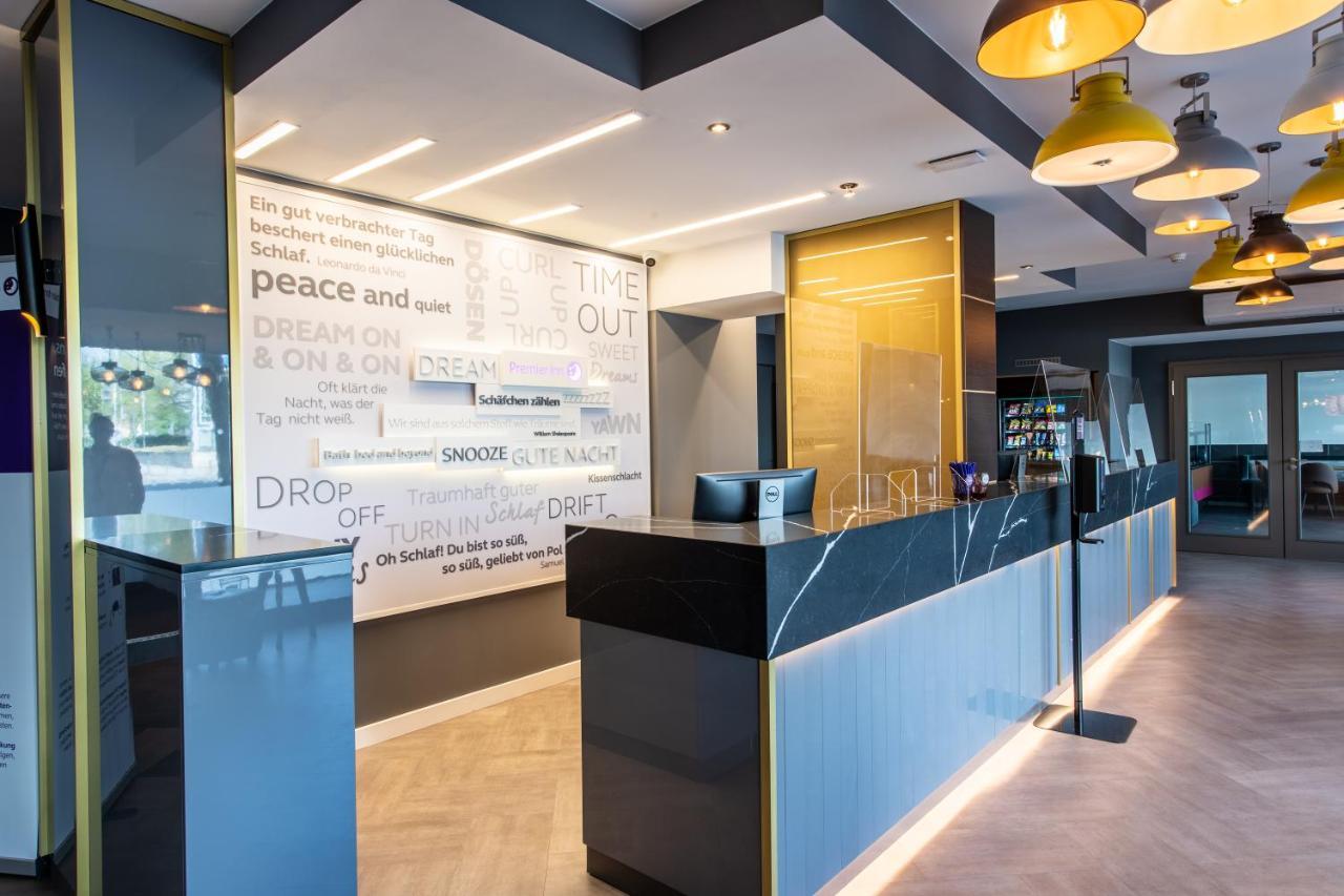 Premier Inn Saarbruecken City Centre Экстерьер фото