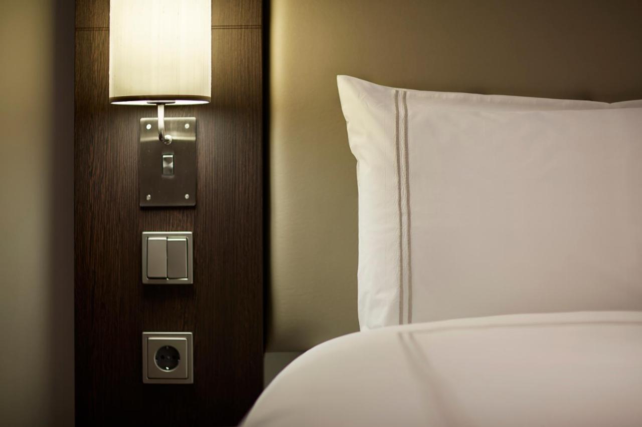 Premier Inn Saarbruecken City Centre Экстерьер фото