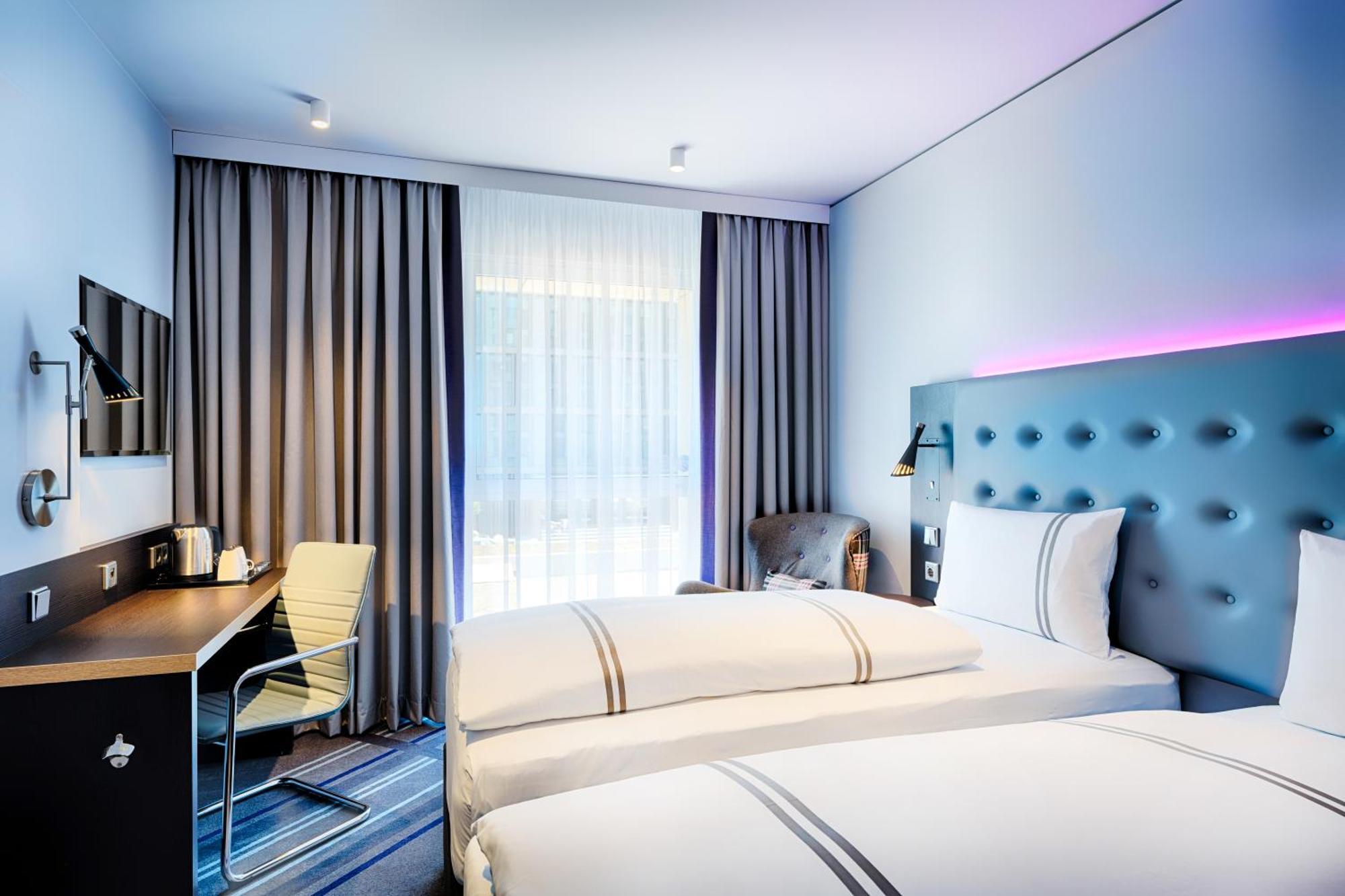 Premier Inn Saarbruecken City Centre Экстерьер фото