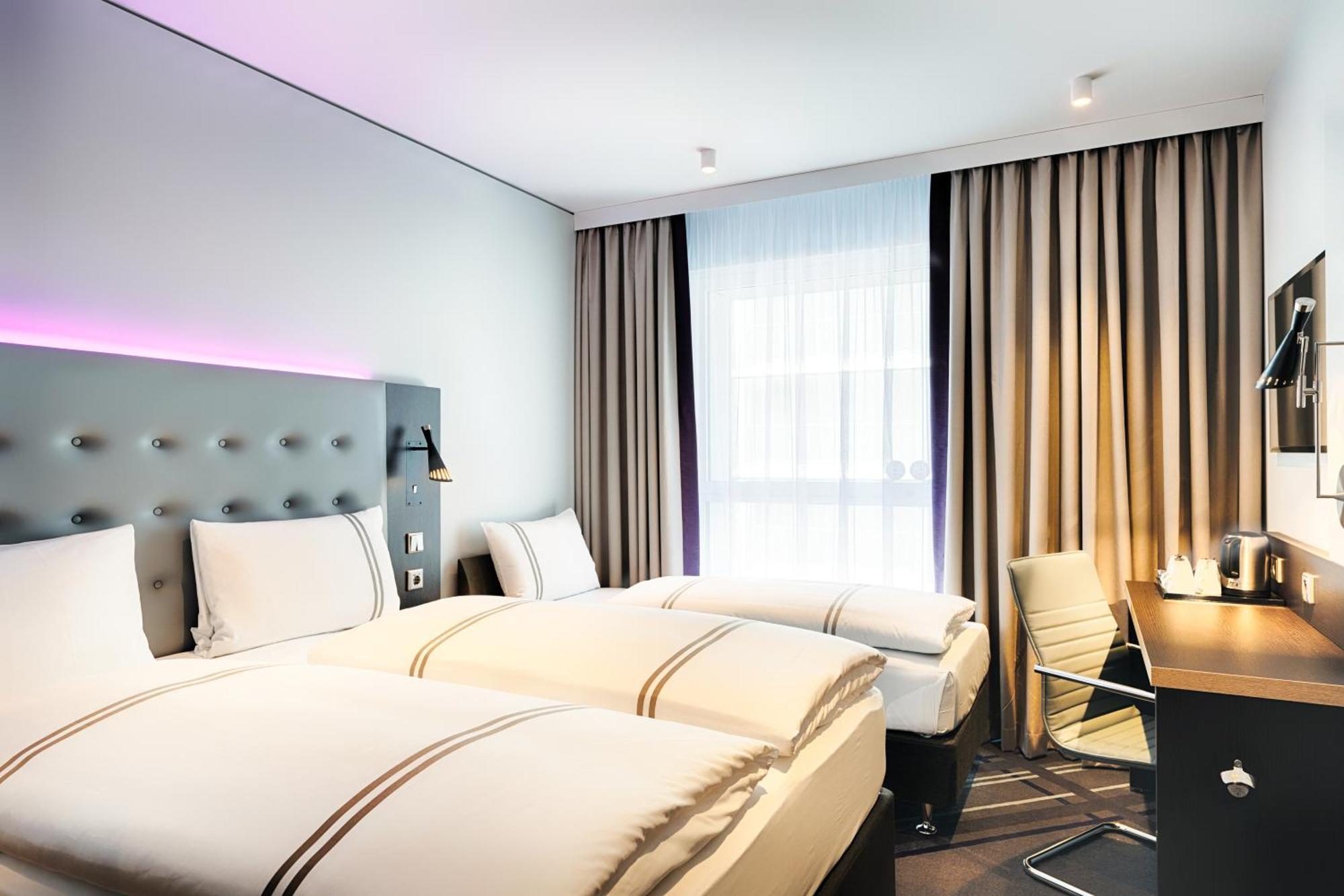 Premier Inn Saarbruecken City Centre Экстерьер фото